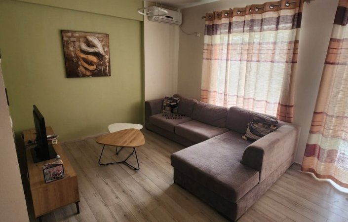 Tirane, jepet me qera apartament 2+1+Ballkon Kati 4, 110 m² 700 € (KOPSHTI ZOOLOGJIK)