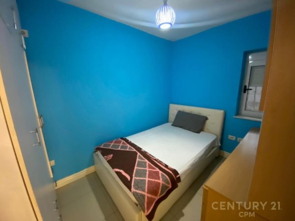 Tirane, jepet me qera apartament 4+1+Ballkon Kati 1, 120 m² 800 € (Pazari i Ri)