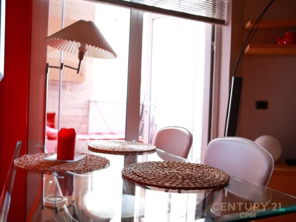 Tirane, jepet me qera apartament 1+1 Kati 7, 65 m² 650 € (9 kateshet)
