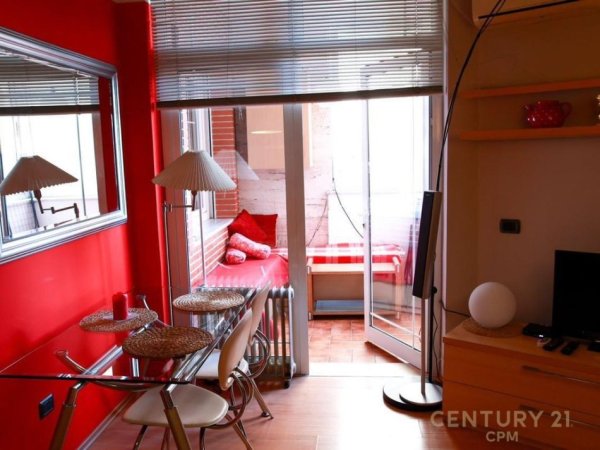 Tirane, jepet me qera apartament 1+1 Kati 7, 65 m² 650 € (9 kateshet)