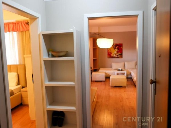 Tirane, jepet me qera apartament 1+1 Kati 7, 65 m² 650 € (9 kateshet)