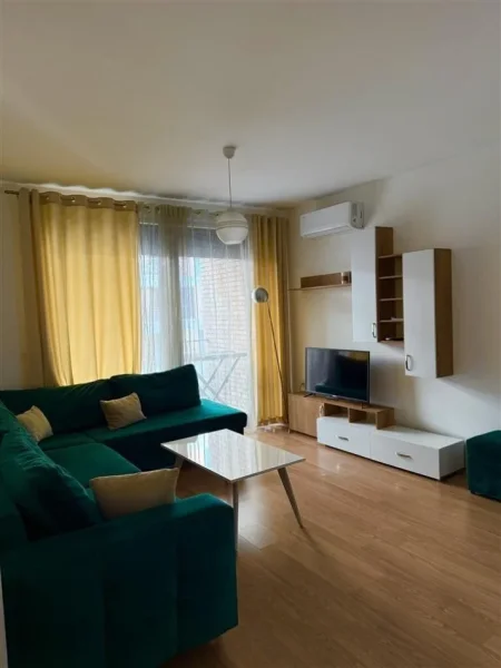 Tirane, jepet me qera apartament 2+1+Ballkon Kati 4, 100 m² 750 € (Fiori di Bosco)