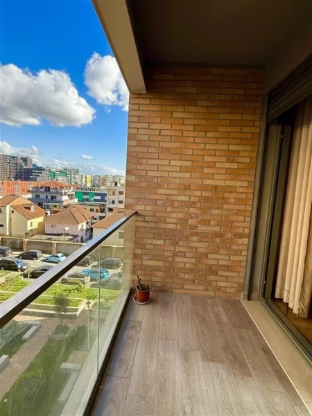 Tirane, jepet me qera apartament 2+1+Ballkon Kati 4, 100 m² 750 € (Fiori di Bosco)