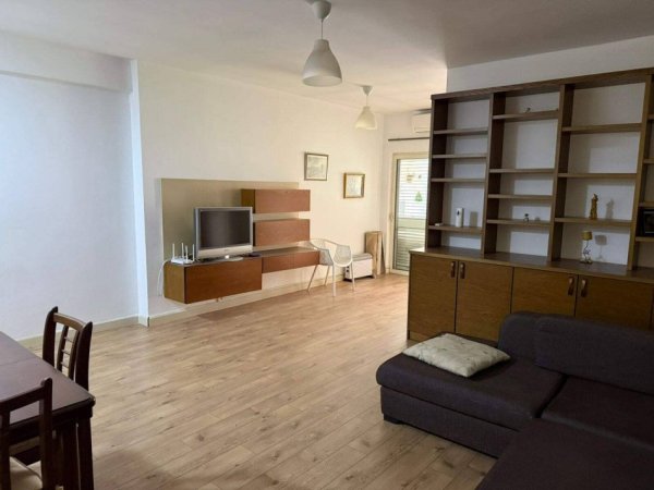 Tirane, jepet me qera apartament 1+1 Kati 3, 73 m² 350 € 