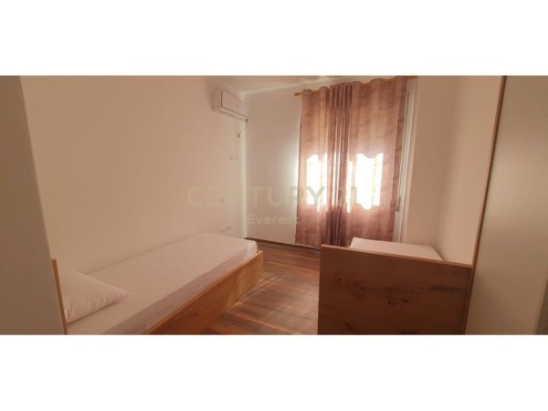 Tirane, jepet me qera apartament 2+1 Kati 2, 99 m² 550 € (Rruga e Ullishtes, Liqeni i Thatë, Tiranë)
