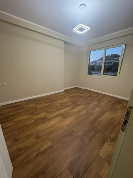 Tirane, shitet apartament 2+1+Ballkon Kati 2, 78 m² 113.000 € (Fresk)