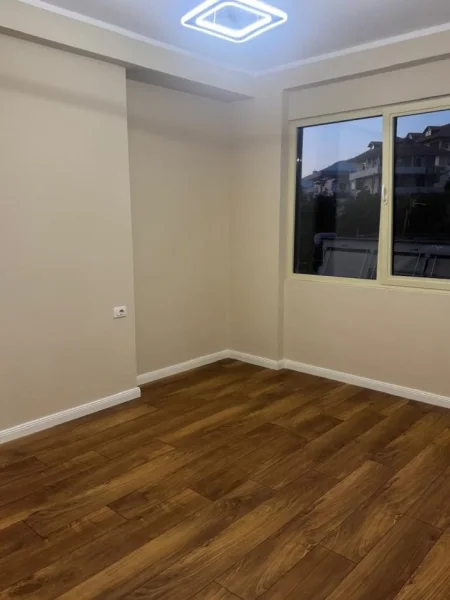 Tirane, shitet apartament 2+1+Ballkon Kati 2, 78 m² 113.000 € (Fresk)