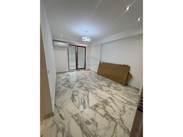 Tirane, shitet apartament 1+1 Kati 7, 56 m² 250.000 € (Rruga e kavajes)