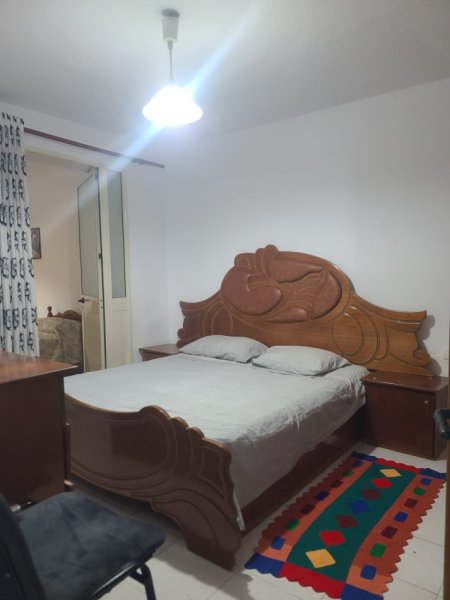 Tirane, jepet me qera apartament 3+1 Kati 1, 100 m² 600 € (21 DHJETORI)