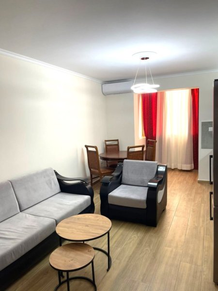 (JEPET ME QERA SUPER APARTAMENT 2+1 TEK RRUGA MINE PEZA, NE AFERSI TE SHKOLLES JERONIM DE RADA, Kati 3, 70 m² 700 €