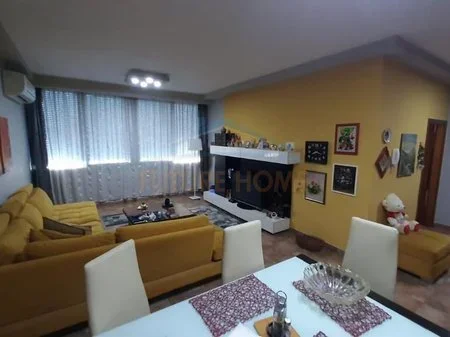 Tirane, shitet apartament 3+1 Kati 5, 118 m² 170.000 € (RRUGA E DIBRES)