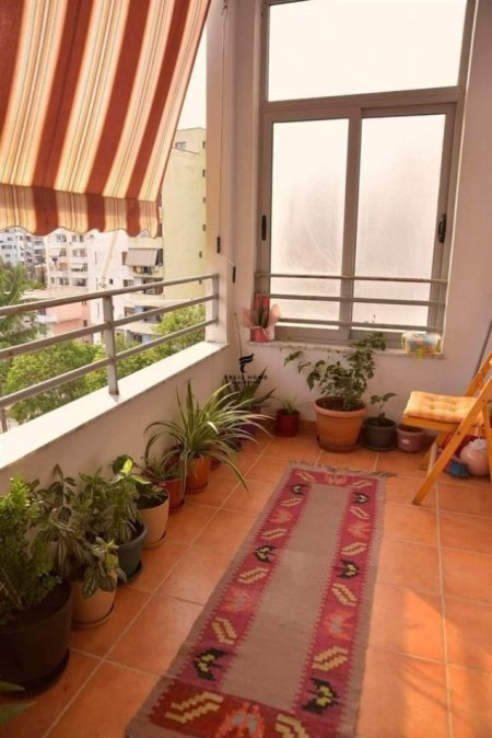 Tirane, jepet me qera apartament 1+1 Kati 5, 72 m² 370 € (FRESK)