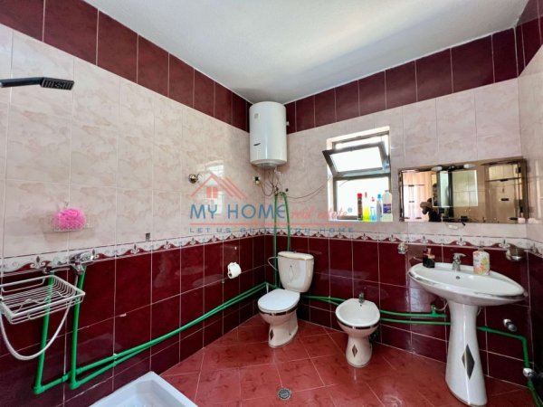 Tirane, jepet me qera apartament 1+1+Ballkon Kati 1, 90 m² 600 € (Urnaza e Re)