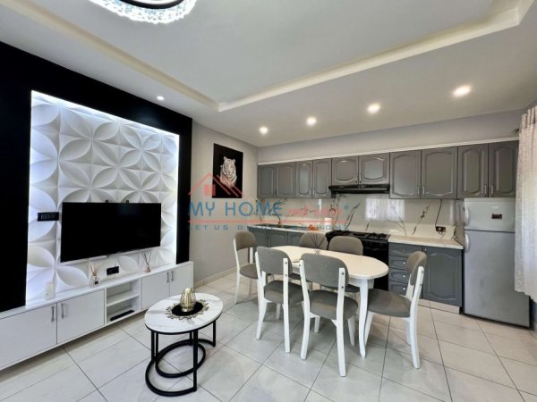Tirane, jepet me qera apartament 1+1+Ballkon Kati 1, 90 m² 600 € (Urnaza e Re)