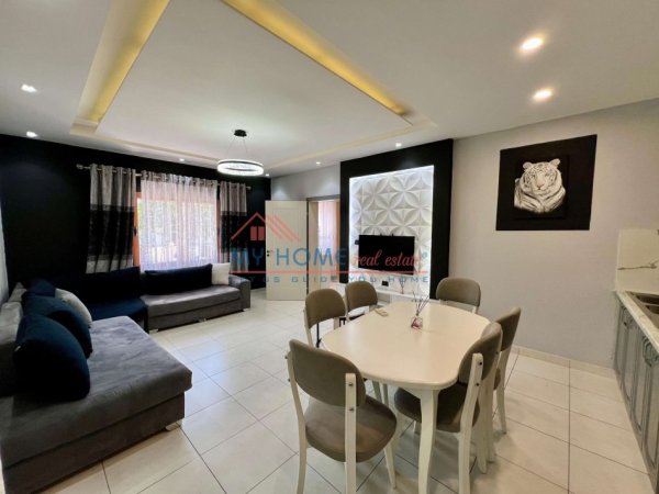 Tirane, jepet me qera apartament 1+1+Ballkon Kati 1, 90 m² 600 € (Urnaza e Re)