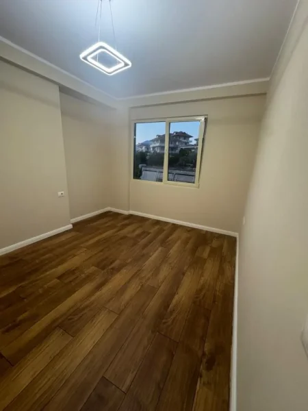 Tirane, shitet apartament 2+1+Ballkon Kati 2, 78 m² 113.000 € (Fresk)