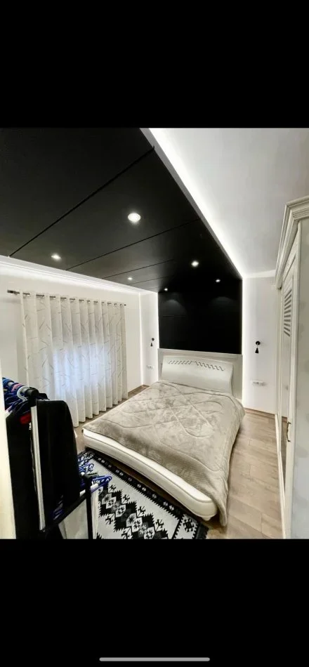 Tirane, shitet Vile 3 Katshe Kati 4, 840 m² 1.500.000 € (RRUGA E DIBRES)