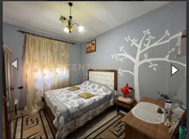 Durres, shitet Vile 4+1+Aneks+Ballkon Kati 2, 235 m² 220.000 € (Gjimnazi Dhosi Liperi)