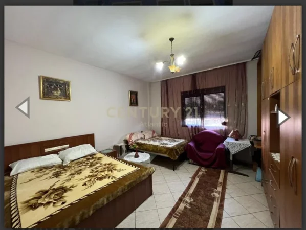 Durres, shitet Vile 4+1+Aneks+Ballkon Kati 2, 235 m² 220.000 € (Gjimnazi Dhosi Liperi)