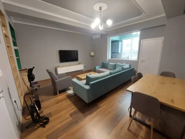 Tirane, shitet apartament 3+1+Aneks+Ballkon , 200 m² 