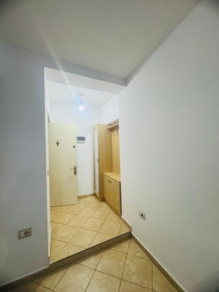 Tirane, jepet me qera apartament 1+1 Kati 1, 45 m² 400 € 