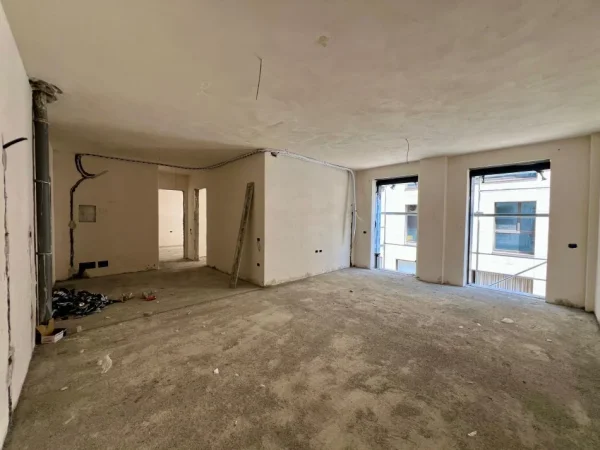 Tirane, shitet apartament 2+1 Kati 1, 110 m² 260.000 € (Liqeni i Thate)