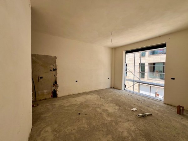 Tirane, shitet apartament 2+1 Kati 1, 110 m² 260.000 € (Liqeni i Thate)