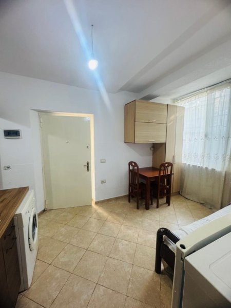 Tirane, jepet me qera garsonier 1+1 Kati 0, 25 m² 350 € 