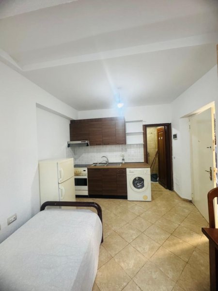 Tirane, jepet me qera garsonier 1+1 Kati 0, 25 m² 350 € 