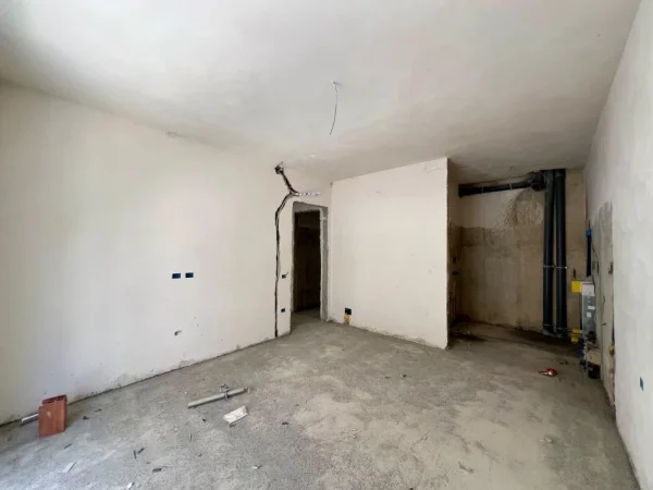 Tirane, shitet apartament 2+1 Kati 1, 110 m² 260.000 € (Liqeni i Thate)