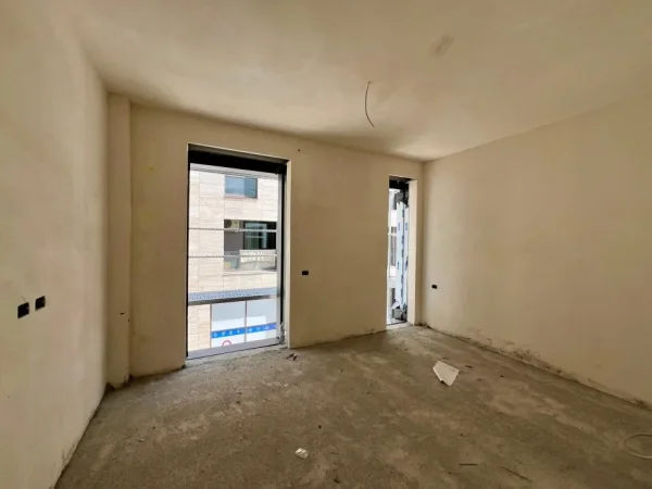Tirane, shitet apartament 2+1 Kati 1, 110 m² 260.000 € (Liqeni i Thate)