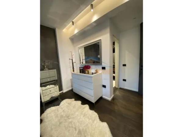 APARTAMENT LUKSOZ ME QERA NE MYSLYM SHYR