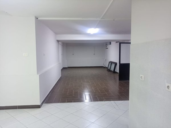 Tirane, shitet magazine Kati -1, 109 m² 120.000 € (IRFAN TOMINI)