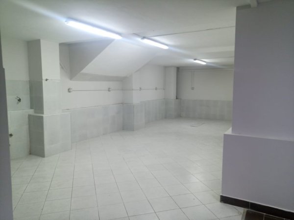Tirane, shitet magazine Kati -1, 109 m² 120.000 € (IRFAN TOMINI)