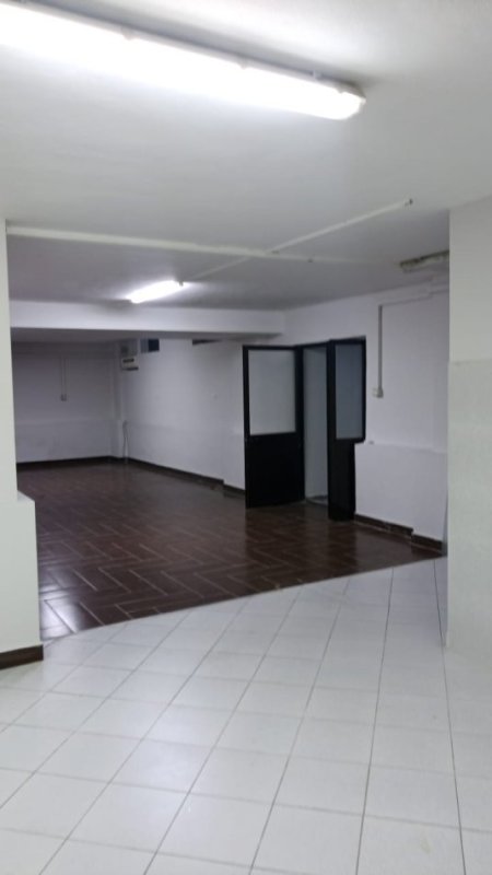 Tirane, shitet magazine Kati -1, 109 m² 120.000 € (IRFAN TOMINI)