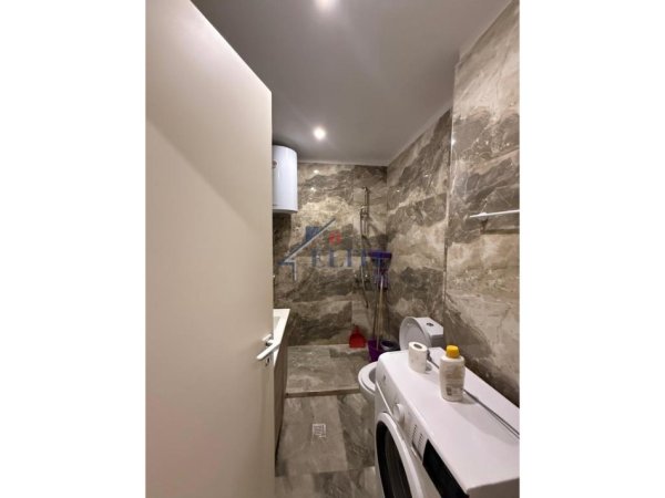 Tirane, jepet me qera apartament 2+1+Ballkon Kati 4, 100 m² 900 € 
