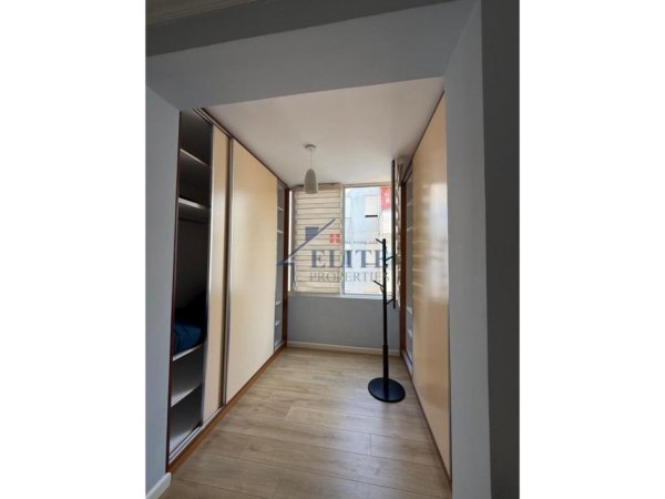Tirane, jepet me qera apartament 2+1+Ballkon Kati 4, 100 m² 900 € 