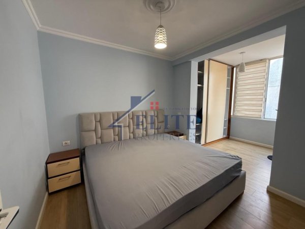 Tirane, jepet me qera apartament 2+1+Ballkon Kati 4, 100 m² 900 € 