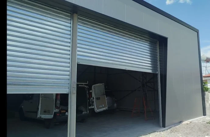 Tirane, jepet me qera magazine Kati 0, 540 m² 1.200 € (Kamez)