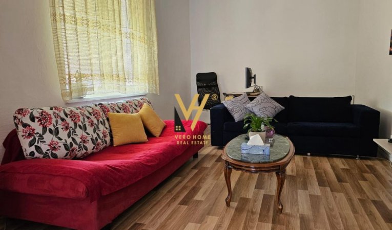 Tirane, jepet me qera apartament 1+1+Ballkon Kati 3, 70 m² 500 € (RRUGA E DURRËSIT)