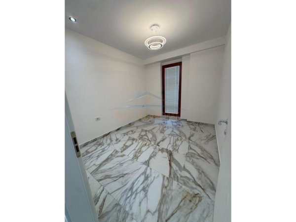 Tirane, shitet apartament 1+1+Ballkon Kati 7, 56 m² 250.000 € 