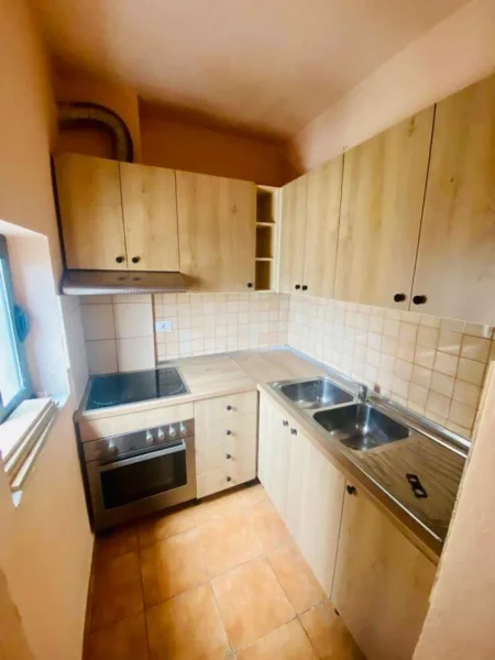 Tirane, jepet me qera apartament 2+1+Ballkon Kati 9, 80 m² 500 €
