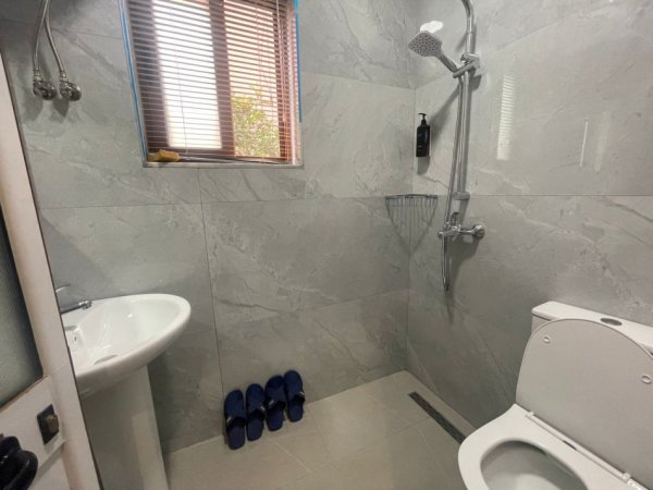 Tirane, jepet me qera garsonier 1+1 Kati 0, 54 m² 900 € (BULEVARDI ZOGU I PARE)