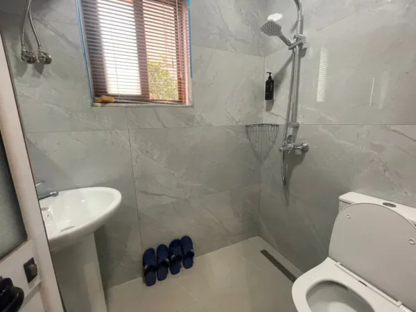 Tirane, jepet me qera garsonier 1+1 Kati 0, 54 m² 900 € (BULEVARDI ZOGU I PARE)