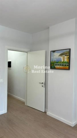 Tirane, jepet me qera apartament 1+1+Ballkon Kati 1, 65 m² 430 € (Rruga 5 Maji)