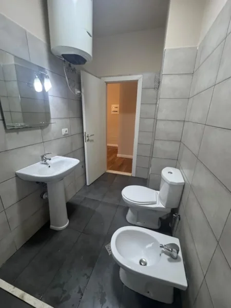 Tirane, shitet apartament 2+1 , 78 m² 113.000 € 