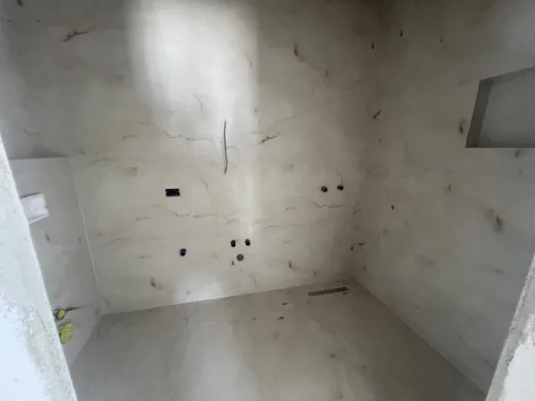 Tirane, shitet apartament 2+1+Ballkon , 120 m² 137.000 € 