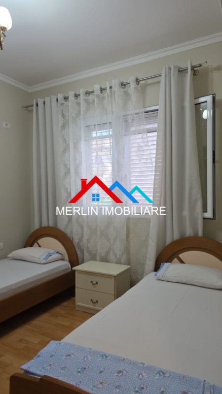 Tirane, jepet me qera apartament 2+1+Ballkon Kati 3, 130 m² 600 € (RRUGA 3 VELLEZERIT KONDI)