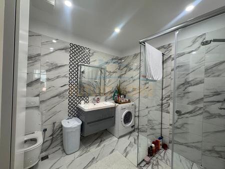 Tirane, shitet apartament 3+1+2+2 Poste Parkimi+Ballkon Kati 4, 131 m² 290.000 € (Fusha e Aviacionit, Kompleksi Turdiu)