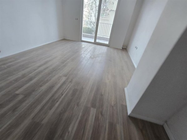 Tirane, shes apartament 1+1+Ballkon Kati 2, 72 m² 129.000 € (dritan hoxha)